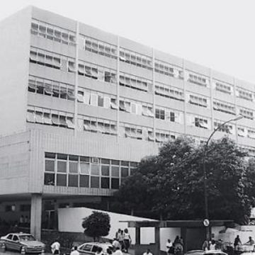 Raridade: Vídeo da emergência do Hospital Souza Aguiar anos 50