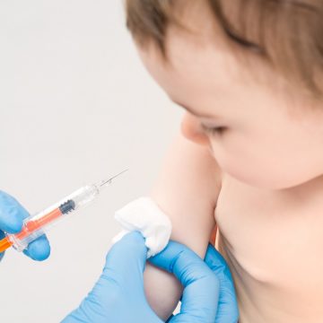 Justiça obriga casal a vacinar filho de três anos no interior de SP
