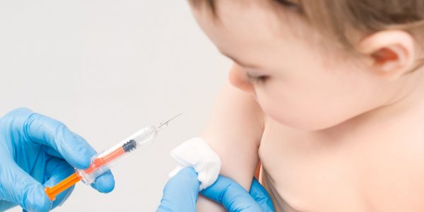 Justiça obriga casal a vacinar filho de três anos no interior de SP